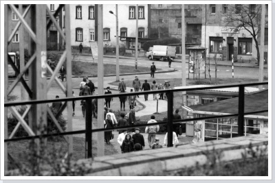 Hier noch ein Foto mit dem Bahnhofshotel (rechts).