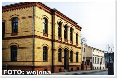 Das historische Amtsgericht. Das helle Gebäude gehört dazu./Inferior Court Das historische Amtsgericht. Das helle Gebäude gehört dazu./Inferior Court