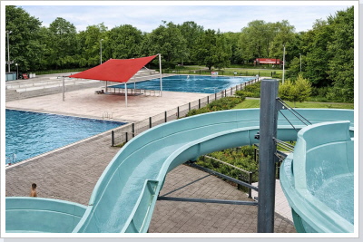 Das Nauener Freibad. /  The Nauener outdoor swimming pool.