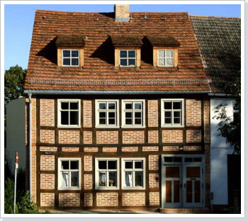 Ein altes Bauernhaus NACH der Sanierung. / An old farmhouse is new.