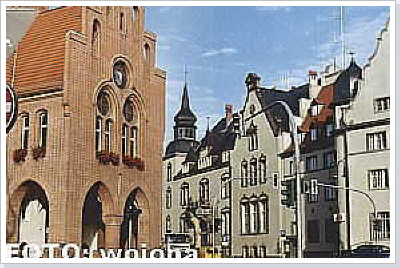 Das Rathaus aus der Ketziner Stra&szlig;e gesehen. / The city hall seen from the Ketziner street.