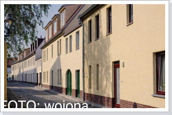 Im Jahre 2000 mu&szlig;ten diese unbewohnbar gewordenen H&auml;user einer Neubebauung weichen.