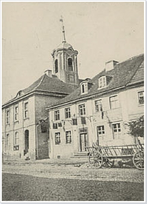 Das alte Rathaus, gesehen aus Richtung Baderstra&szlig;e.