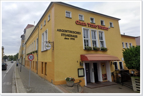 Einst Hamburger Hof, dann Volksgarten und nun Steakhaus. Das Haus hat schon viele Umbauten hinter sich.