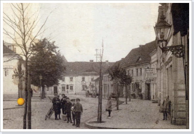 Die Nauener Marktstra&szlig;e im Jahr 1915. / market-street of Nauen in the year 1915.