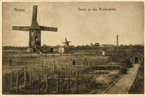 Blick auf einige der zahlreichen Windm&uuml;hlen der Stadt im jahr 1920.