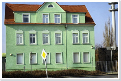 Das ehemalige Geb&auml;ude des Amtes Nauen-Land in der Dammstra&szlig;e von Nauen im Jahr 2002.