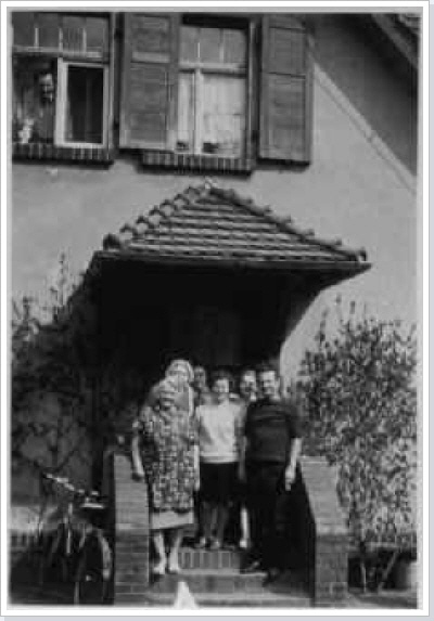 Das Forstarbeiterhaus. / The forest worker's house.