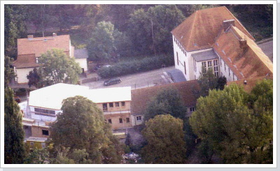 Die Cafeteria im Bau im Jahre 2002.